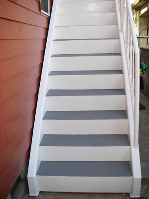 階段塗装及び防水工事　施工後